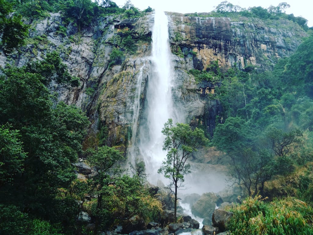 Discover the breathtaking beauty of Diyaluma Falls in Koslanda, Sri Lanka's lush Uva Province.